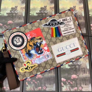 Gucci Courrier GG Supreme Portfolio Pouch