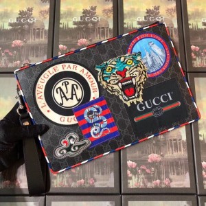 Gucci Night Courrier GG Supreme Portfolio Pouch