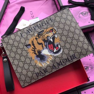 Gucci Tiger Print GG Supreme Portfolio Pouch