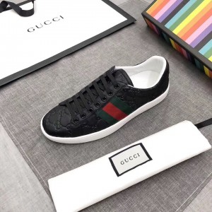 Gucci Men's Ace Black Signature Sneaker
