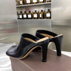 Bottega Veneta Bloc Mules In Black Calfskin