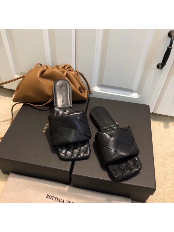 Replica Bottega Veneta Bv Lido Flat Sandals In Black Lambskin