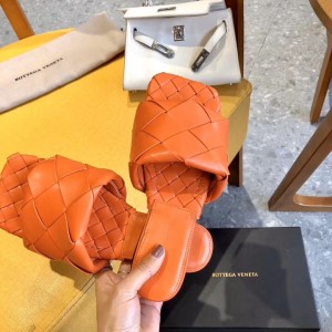 Bottega Veneta BV Lido Flat Sandals In Orange Lambskin
