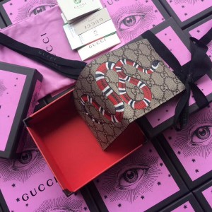 Gucci Kingsnake Print GG Supreme Bi-fold Wallet