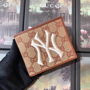 Gucci Original GG Bi-fold Wallet With New York Yankees Patch
